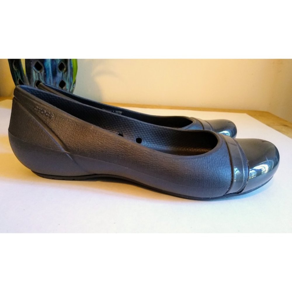 Crocs Women's Cap Toe Dark Gray Ballet Flat Size 6